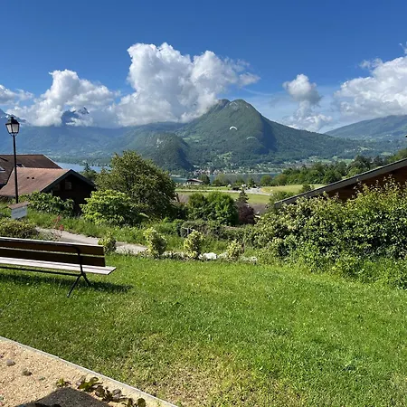 Le Des Voiles Bed & Breakfast