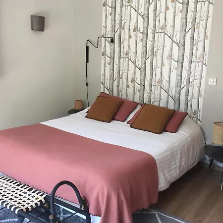 Le Des Voiles Bed & Breakfast *