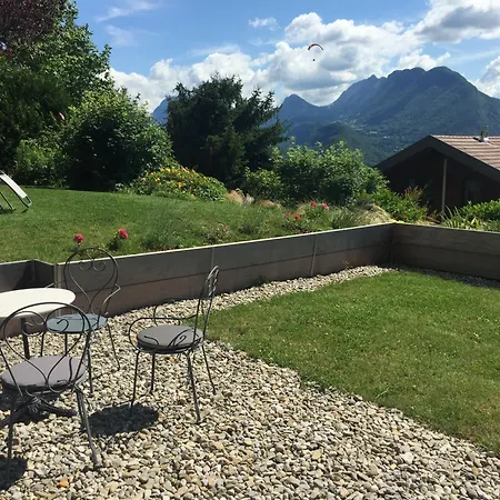 Le Des Voiles Bed & Breakfast